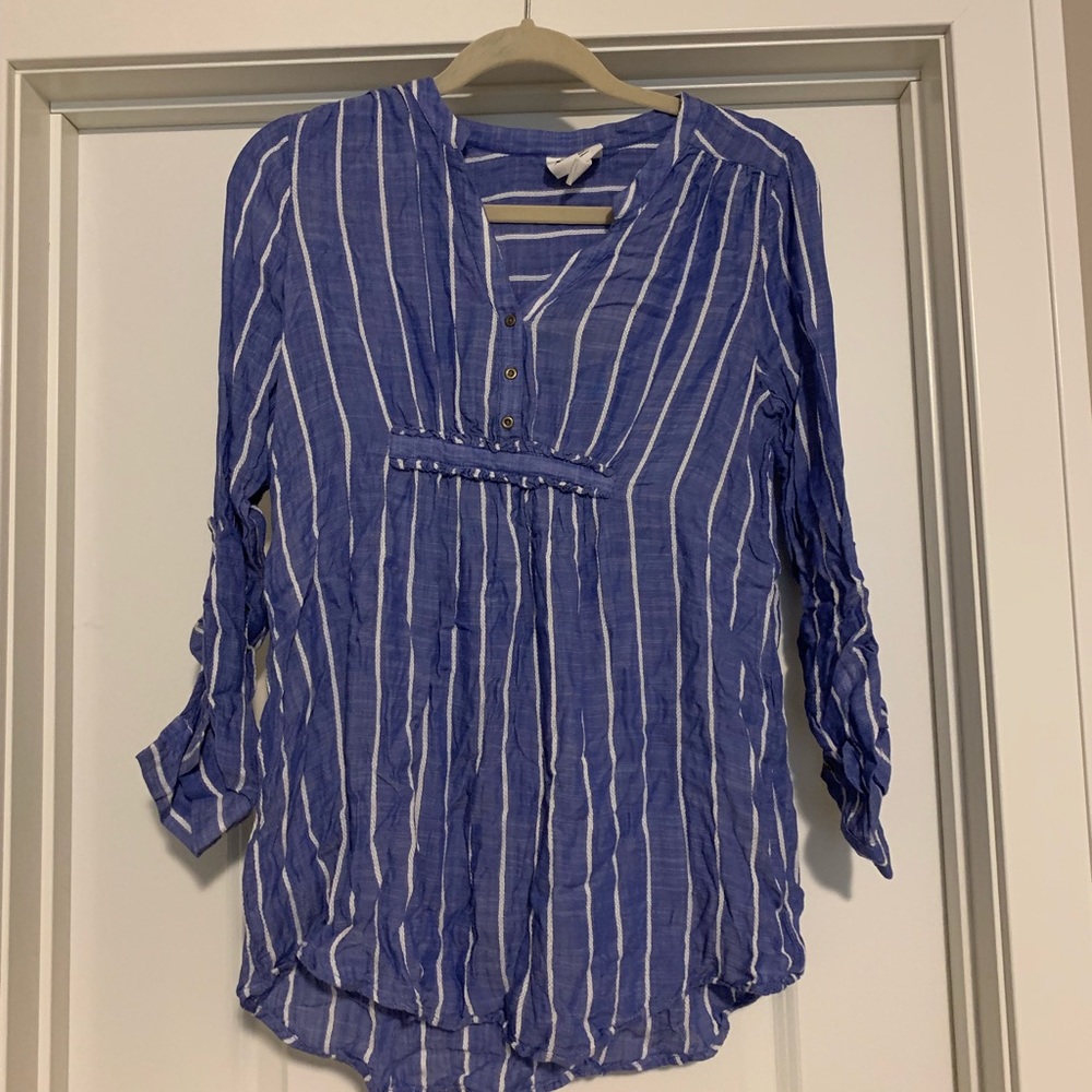 Blur maternity shirt